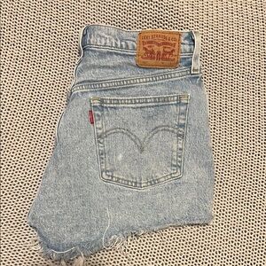 Levi's Blue Jean Shorts so flattering!!
